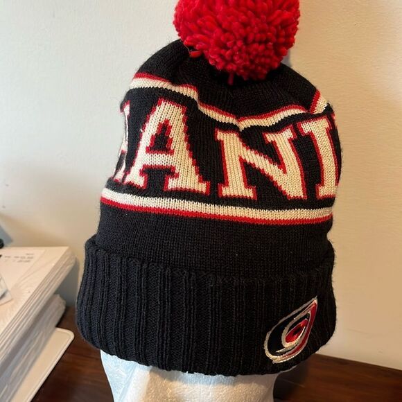 2016 Carolina Hurricanes Noah Hanafin #5 Team Issue Hockey Knit Beanie Pom Cap - Picture 1 of 4